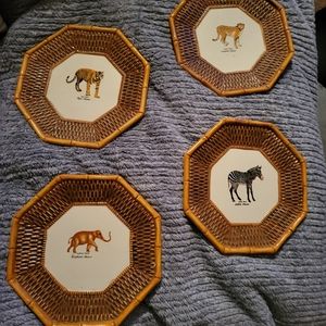 SET of 4 JUNGLE/SAFARI Wall Plates (Wall hanger NOT included)